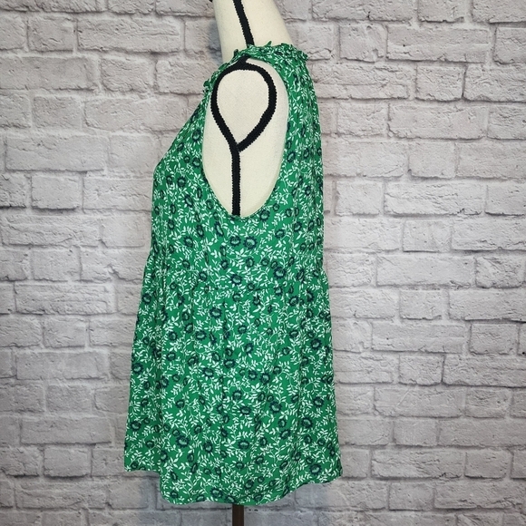 Bobeau Top Green White Blue Floral Split Vneck Sleeveless Women's Size M - Picture 5 of 8